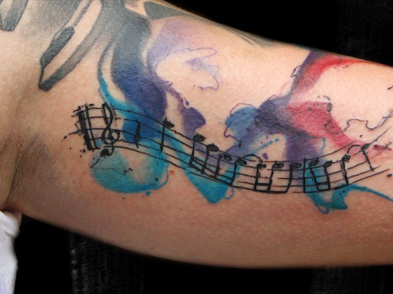 tatuaje notas musicales
