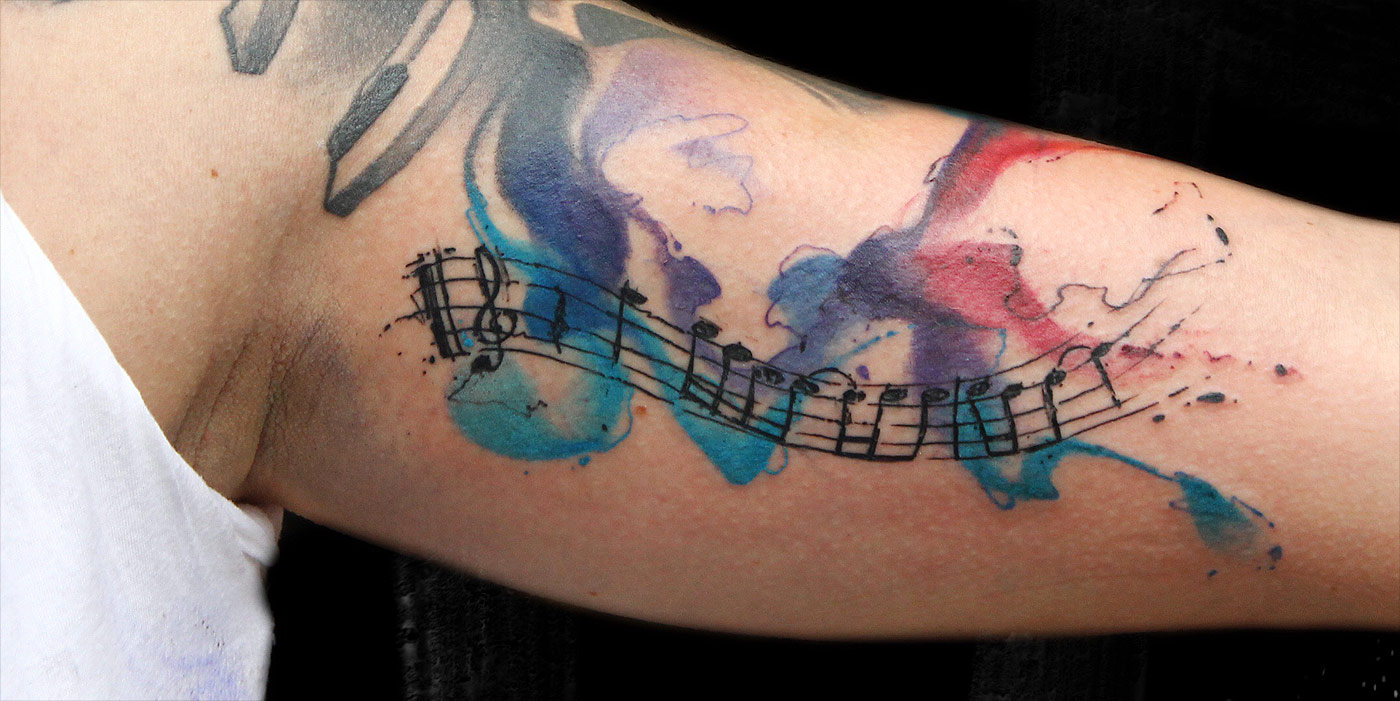tatuaje notas musicales