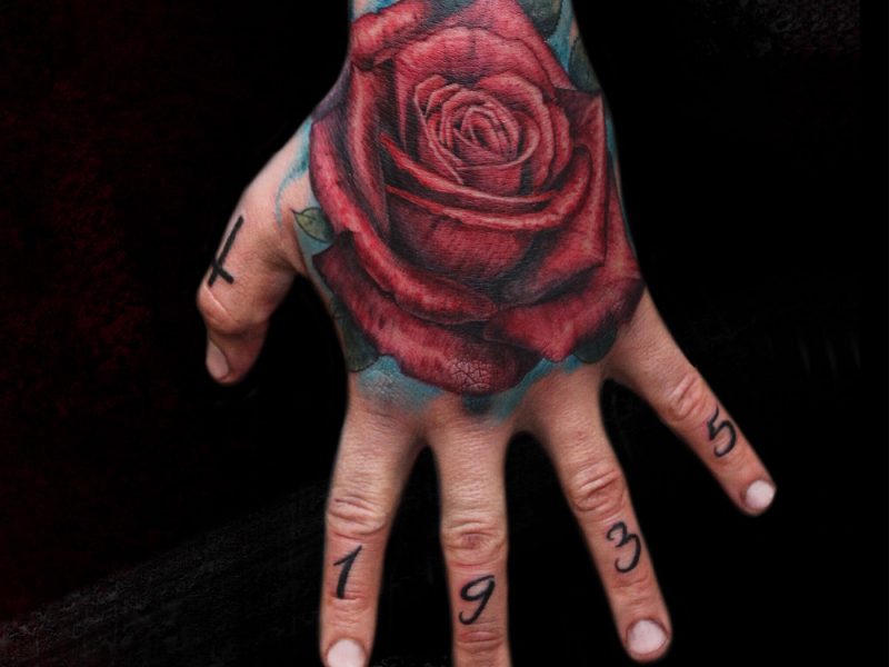 tatuaje rosa